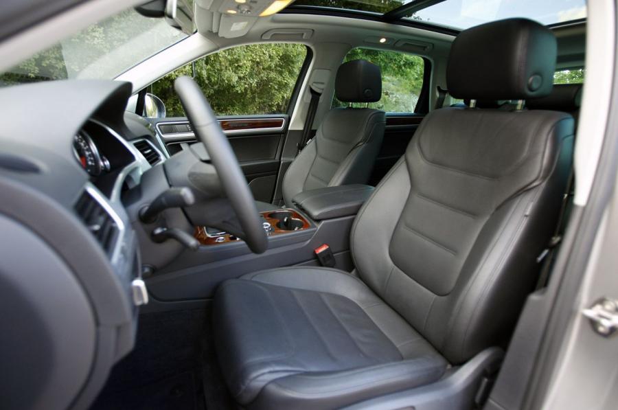  Volkswagen Touareg Hybrid 2011 года  (фото 20 из 49)